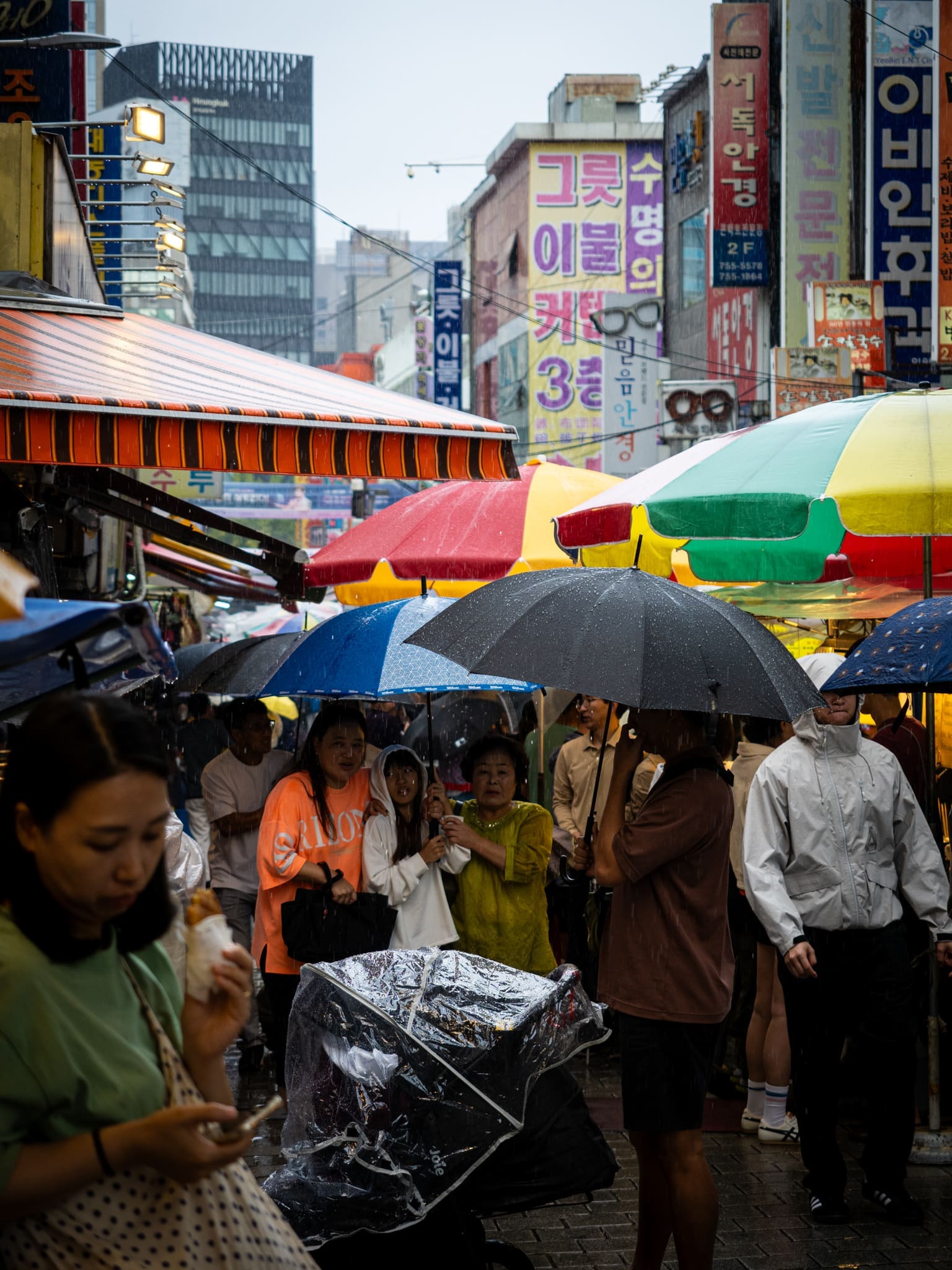 marché de Namdaemun sous la pluie