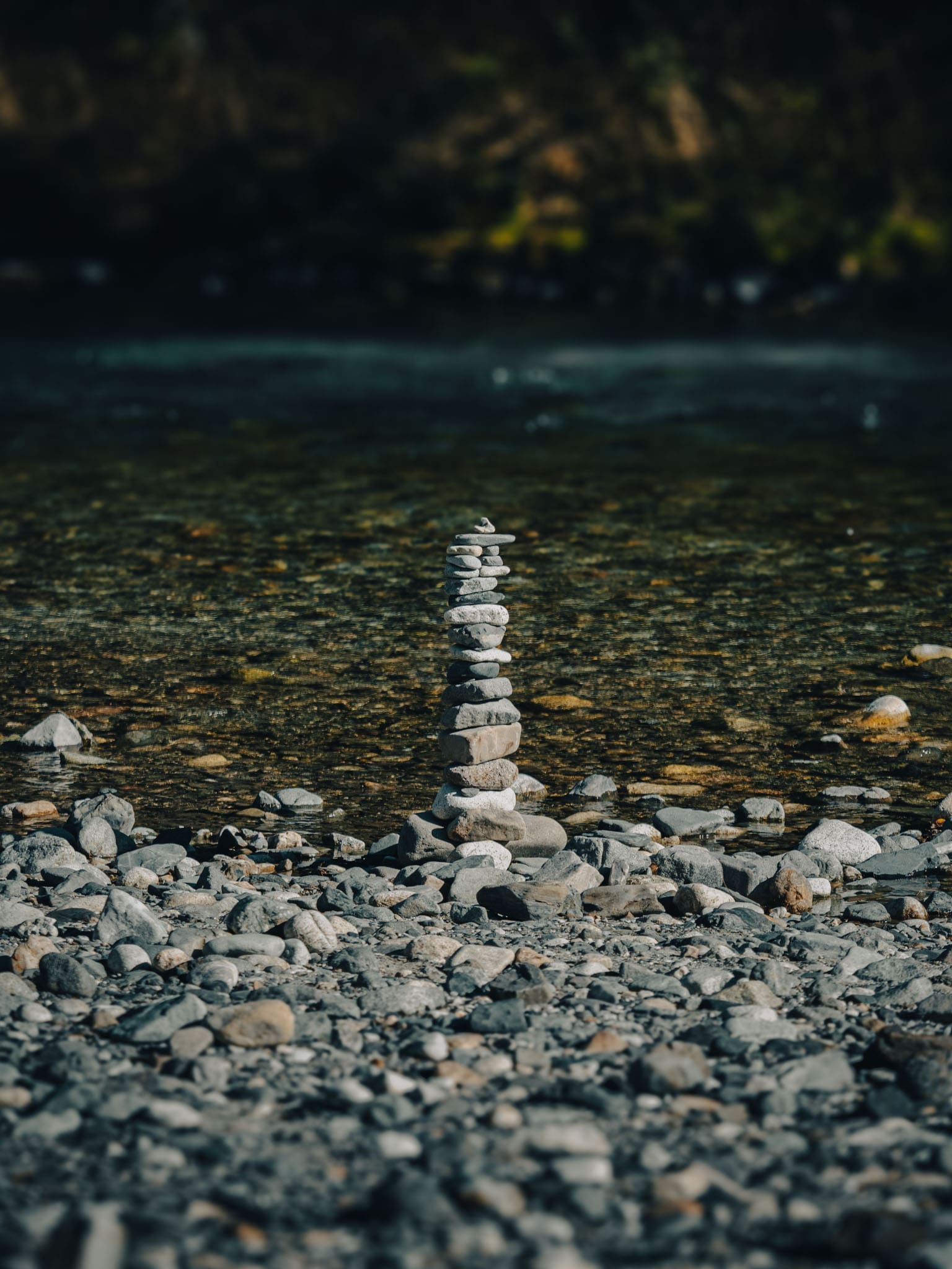 cairn en bord de rivière Kamikochi