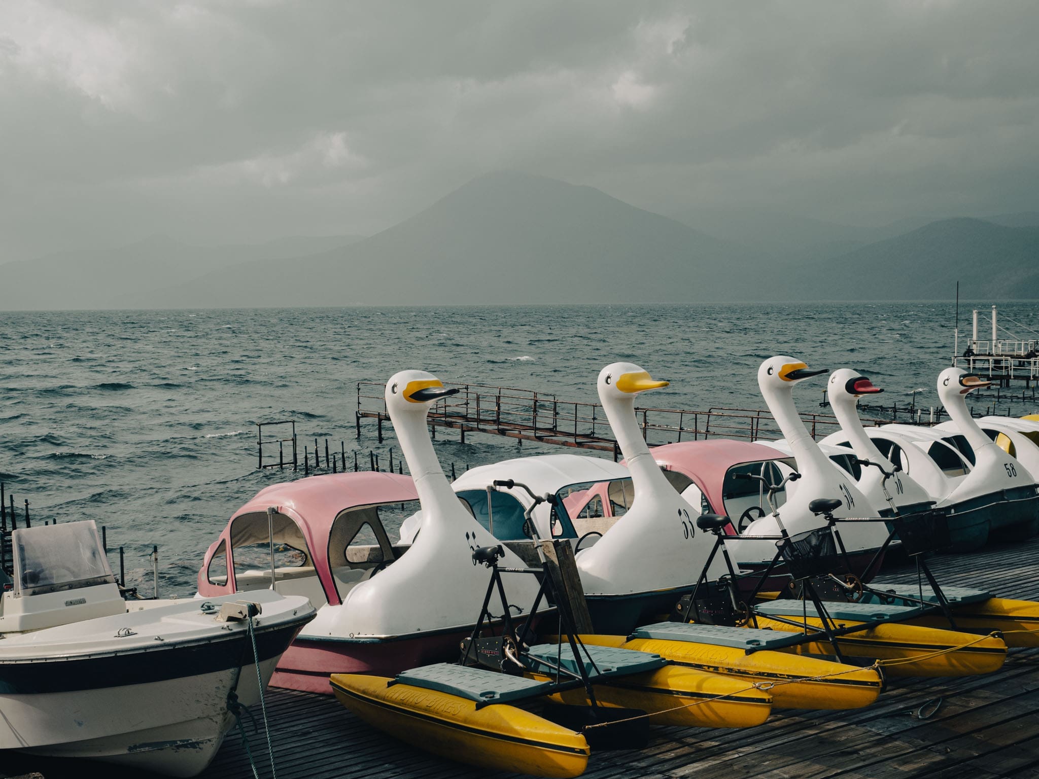 Les pédalos du lac Shikotsu