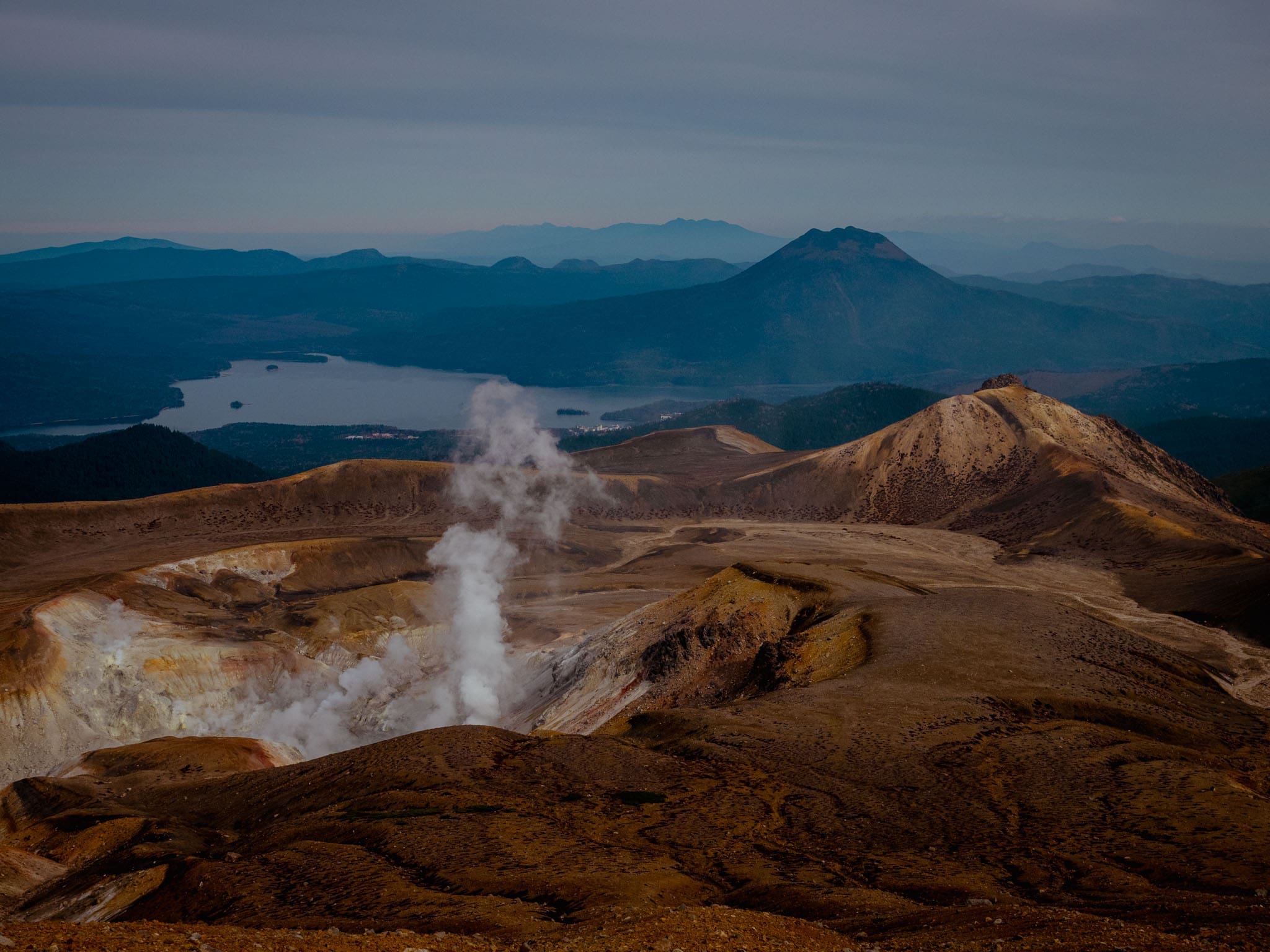 Paysage volcanique d'Hokkaidō
